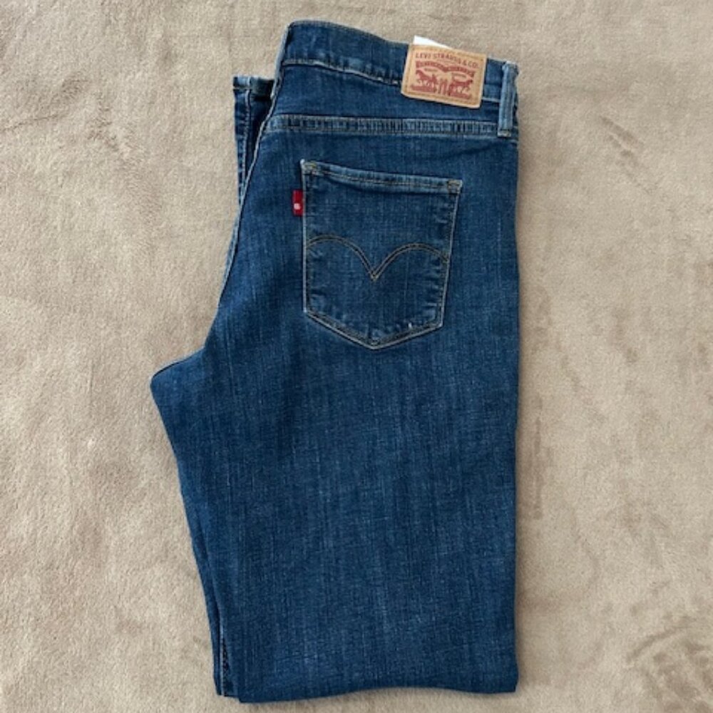 Levi's 315 Shaping Bootcut Blue Jeans 30x32 Ladies